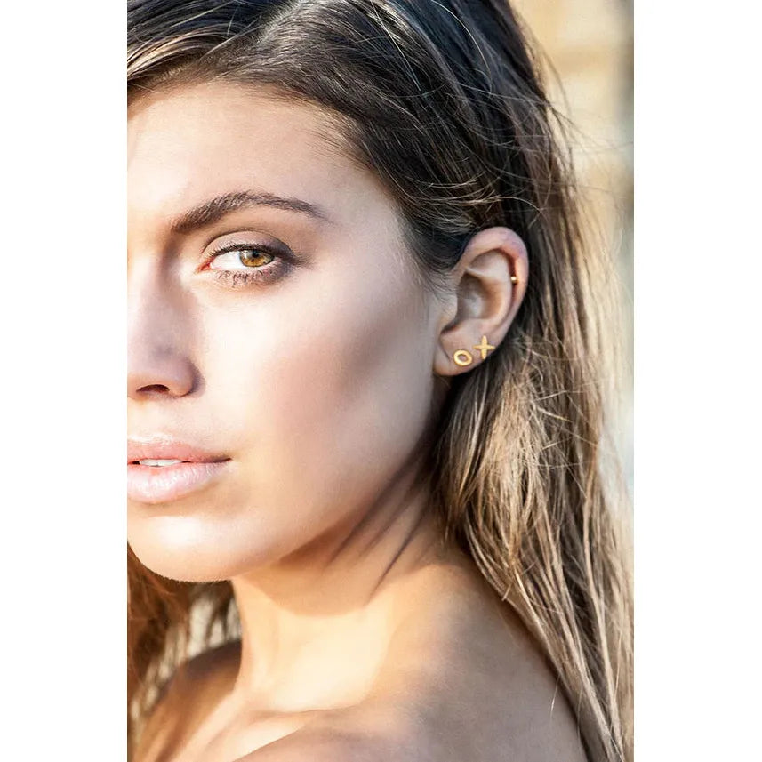 Kiss Hug Studs