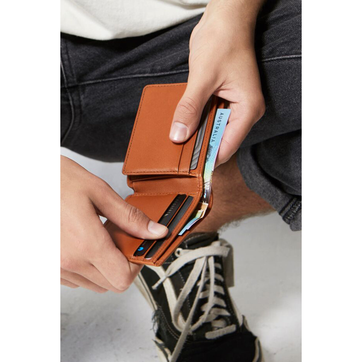 Jonah Wallet - Camel