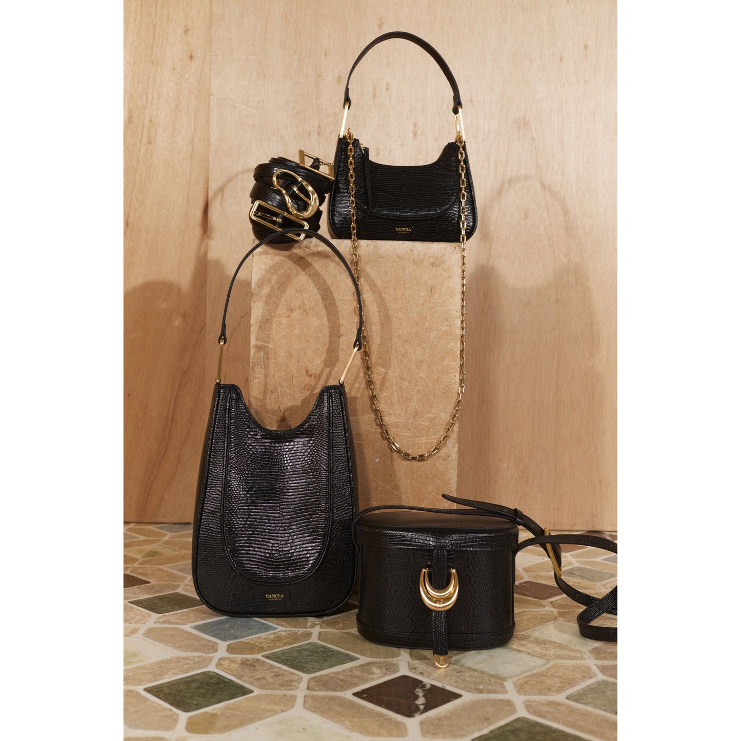 The Loja - black lizard